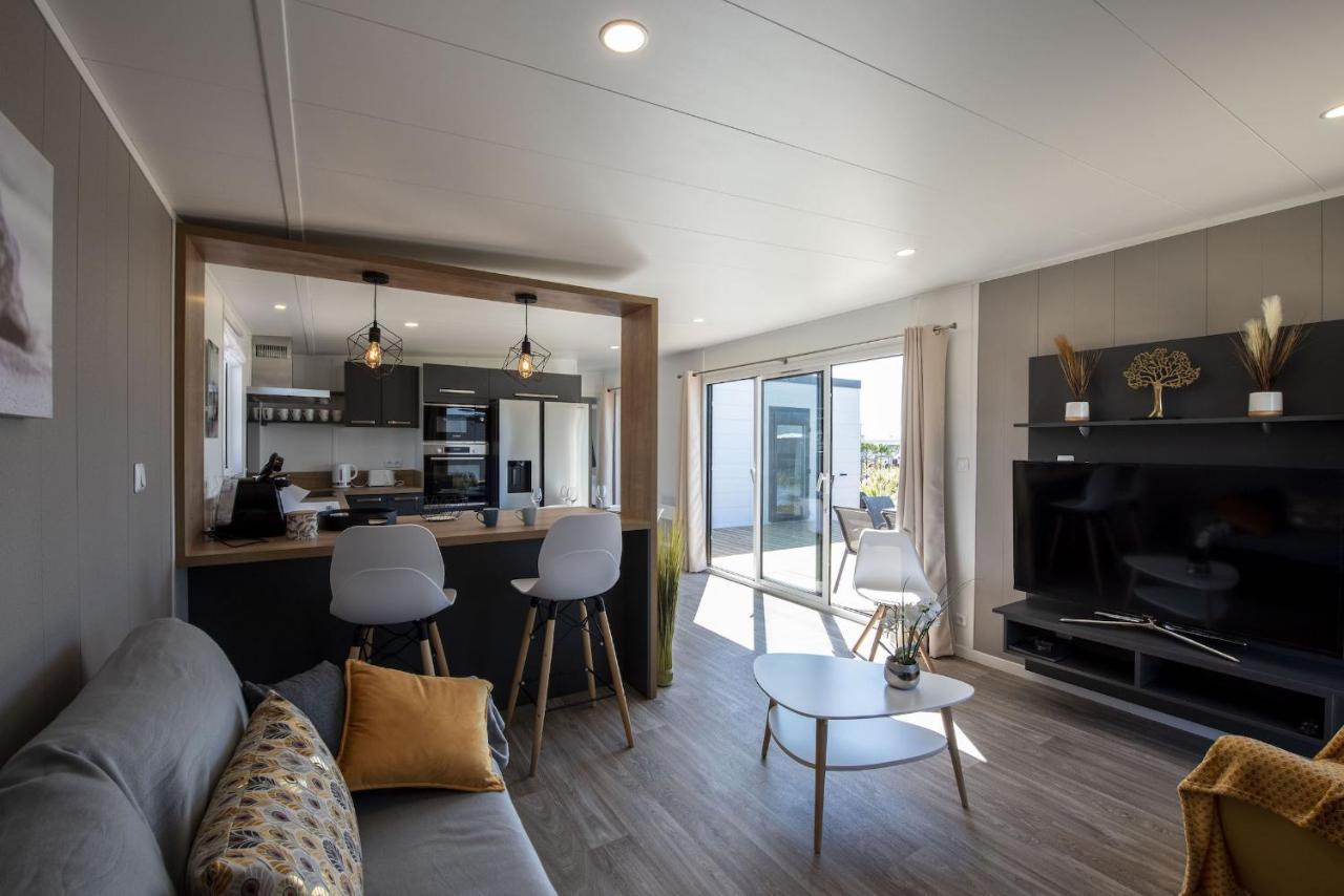 Chalet Pour 6 Dans Un Domaine Avec Piscine 布雷蒂诺斯梅尔 外观 照片
