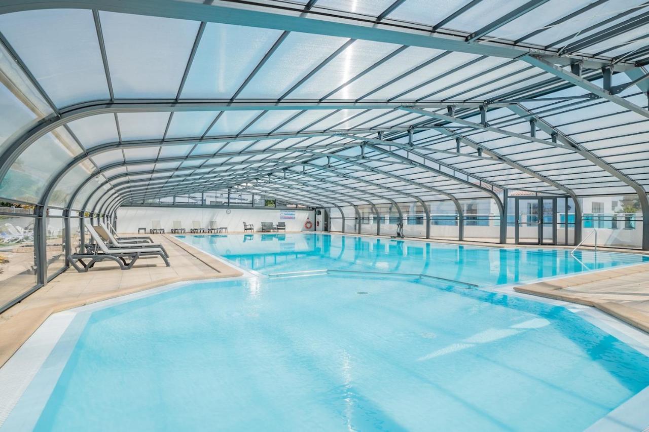 Chalet Pour 6 Dans Un Domaine Avec Piscine 布雷蒂诺斯梅尔 外观 照片
